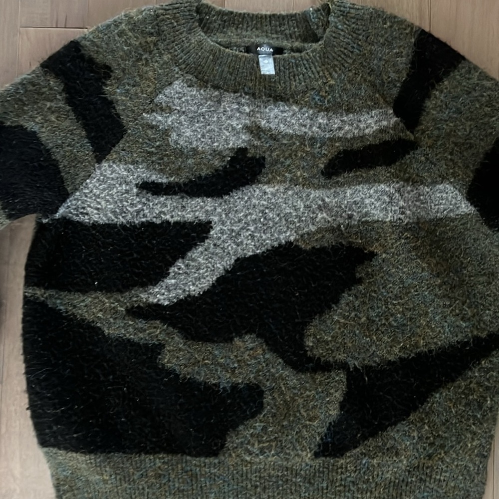 Sweater - Picture 2 of 4